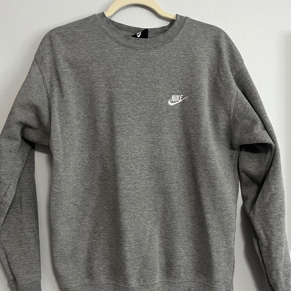 Nike Mens crew neck gray sweatshirt size medium